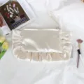 Elegante satijnen ruffle clutch tas voor dames, chique geplooide make-up etui en avondtas. - Melkwit / 15*25cm