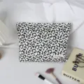 Trousse de maquillage à imprimé léopard noir et blanc, pochette cosmétique portable élégante. - Trousse de maquillage / Léopard Beige