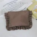 Braune kariert Kosmetiktasche mit süßem Rüschenrand, wasserdichte Nylon Make-up Tasche. - Braun