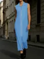 Primer plano de un vestido midi azul casual sin mangas con elegante detalle de cremallera. - S / Azul cielo
