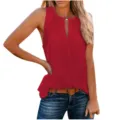 Rode mouwloze top met V-hals en metalen gesp detail voor dames casual zomerkleding stijl. - S / Karmijnrood