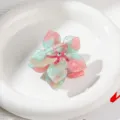 Süße florale Acetat Haarklammer mit bunten pinken grünen Akzenten und feinem Strassstein. - Fünfblättrige Blume Grün
