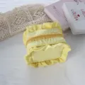 Gelbe rüschen kosmetiktasche, süße make-up tasche, tragbare quadratische aufbewahrung tasche. - Gelb