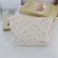 Detalle de bolsa cosmetica de corduroy floral, estuche portatil util gran capacidad. - Bolsa de maquillaje / Bolsa de Cosméticos Floral Beige