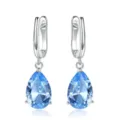 Wunderschöne 925 Silber Ohrringe mit funkelnden birnenförmigen blauen Zirkonia Steinen. - 925er Silber / Himmelblau