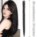 Vue détaillée de l'extension de cheveux brillante 60cm, mèche étincelante pour coiffure. - Noir Naturel / Fil Argenté