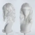 Synthetic Short Wavy Bob Wig with Bangs 35cm Natural Parting Hair Detail Close-up - White