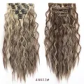 Vista dettagliata di extension per capelli sintetici a clip in 7 pezzi con consistenza. - Set da 7 Pezzi Onde di Mais / Marrone Riflessi Dorati (4H613)