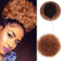Chignon Afro Ricci Sintetico con Coulisse Estensione per Capelli Fibra ad Alta Temperatura - Marrone Chiaro (FB12-30)