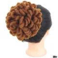 Vista dettagliata dello chignon afro riccio sintetico stile dreadlocks con cordoncino. - Marrone Chiaro (30#)
