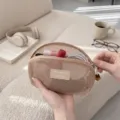 Detailansicht der koreanischen Netz-Kulturtasche, transparenter Beutel für Lippenstift und Make-up. - M / Khaki