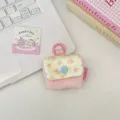 Süße florale Cord Kopfhörertasche Mini Aufbewahrungstasche mit Druckknopf und Schlüsselring. - Hellrosa