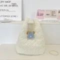 Bolso de mano acolchado con corazones, bolso casual suave y ligero para uso diario. - Estilo de Corazón de Lunares Acolchado / Beige