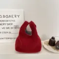 Kokkini mallini tsanta cheimerini gia gynakes, gliko plush mini tsanta karpopou, casual stili. - Χριστουγεννιάτικο κόκκινο