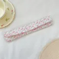 Blumenstoff Besteck Aufbewahrungstasche mit Knopfverschluss, tragbarer staubdichter Beutel. - Rosa