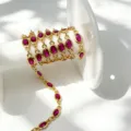 Vergoldete Zirkon-Kettendetails in Rot für die Erstellung von individuellem DIY-Schmuck. - Oval Einzelstein Kette / Gold Magenta