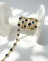 Vergoldete Kupferkette mit blauen Zirkonsteinen, ideal für die dies Schmuck machen Basteln. - 4mm / 1 Meter / Gold Blauer Zirkon