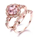 Exquisites Roségold Kissen rosa Stein Halo Brautset stapelbarer Verlobungsring - Größe 5 / Rosa