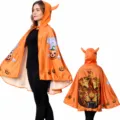 Detalle de capa de disfraz de Halloween con capucha y grafico de calabaza y elefante. - ZP-135-002 Grande
