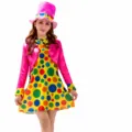 Vue détaillée de l'ensemble de costume de clown coloré pour femmes avec robe, cape et chapeau. - 4XL / ZD-001