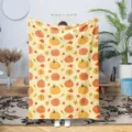 Detailansicht der herbstlichen Kürbis Flanell Decke, weiches Retro Cartoon Heimtextil. - Einseitig bedruckte Flanelldecke, 70x100 cm (230 g) / QL-MT20251015-1