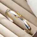 Edelstahl Knoten offener Armreif, stilvoller Gold und Silber zweifarbig minimalistischer Schmuck. - Mehrschleifen-Spleiß-Stil (szkk221) / Zweifarbig (Gold & Silber)