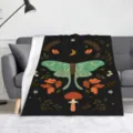Coperta in pile con stampa falena lunare vintage morbida coperta retro insetto divano - Coperta in flanella con stampa su un lato, 70x100 cm (230 g) / ZM20260602-1