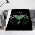 Coperta pile vintage con falena lunare fasi celesti e stampa floreale per arredamento accogliente. - Coperta in flanella con stampa su un lato, 70x100 cm (230 g) / ZM20260602-2