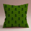 Gros plan détaillé de la texture de la taie d'oreiller verte au motif de pin. - Housse de Coussin Peau de Pêche Simple Face / 45x45cm / ZB202501024-2