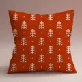 Gros plan du motif minimaliste d'arbre de pin sur la housse de coussin décorative. - Housse de Coussin Peau de Pêche Simple Face / 45x45cm / ZB202501024-3