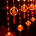 Rode lantaarn LED gordijnverlichting voor Lentefeest en Nieuwjaar decoratieve slingers. - Ring & Lantaarn Vis & Fu Stijl