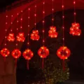 Rode lantaarn string verlichting LED gordijn lichten voor Nieuwjaar feest decoratie - 5 Fu Karakters & 5 Fu Plakken