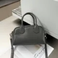 Bolso boston de cuero gris oscuro, elegante bolso de hombro suave para mujer moderna. - 25-12-15cm / Gris Hierro