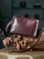 Bolso cruzado de cuero genuino vintage para mujer, elegante bolso retro color vino tinto. - Café Vino