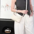 Bolso de hombro minimalista de cuero crema, elegante bolso cruzado suave para mujer chic y moderna. - 23*6*13CM / Blanco Roto