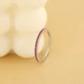 Zarter feiner Zirkon Ring mit rosa Steinen minimalistischer stapelbarer Schmuck Detail - Größe 6 / Silberfarben Rot