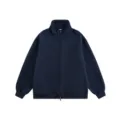 Detailaufnahme der schweren dunkelblauen Cardigan-Sweatjacke mit sehr feiner Textur. - S / Marineblau