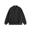 Nahaufnahme Details des schwarzen langarm Polo Sweatshirt Kragens und strukturierten Stoffs. - S / Oberteile / Dunkelgrau