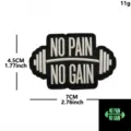 Parche táctico PVC diseño barra No Pain No Gain, efecto luminoso en la oscuridad, 7x4.5cm. - Negro Blanco Luminoso