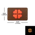 Parche táctico luminoso de trébol de cuatro hojas, insignia bordada 3x4cm para mochilas y equipos. - M00433-15 Trébol de cuatro hojas luminoso (base de barro naranja)