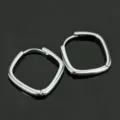 Minimalistische S925 Sterlingsilber quadratische Creolen für Damen, eleganter Schmuck. - Groß (18mm) / Weißgold