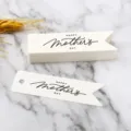 Etichette regalo in carta per la festa della mamma con stampa di testo festivo e decoro. - Festa della Mamma / Confezione da 100