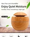Vue détaillée d'un humidificateur à grain de bois avec couvercle circulaire et bouton tactile - Style Champignon / Modèle à brancher / Couleur Bois