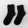 Gemütliche schwarze Korallenvlies-Flauschsocken für Damen, warme Plüschsocken für Winter - Einheitsgröße / Schwarz