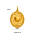 Vue détaillée du pendentif cœur en or à rayons de soleil, design minimaliste, charm élégant. - Style Cœur Motif Soleil (CK2022)