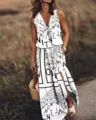 Boheemse witte mouwloze maxi-jurk met V-hals, letterprint en zijsplit voor dames - S (80-95 Catty) / Dresses / Wit