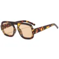 Modische Sonnenbrille mit Schildpatt-Gestell und hellbraunen Gläsern für Outdoor-Aktivitäten. - Schildpatt Rahmen Helltee Gläser
