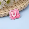 Bonito broche de letra U de acrílico rosa, insignia de dibujos animados para mochila, decoración DIY. - Letra U