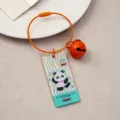 Süßer Cartoon Panda Acryl Schlüsselanhänger mit orangefarbener Glocke und Drahtring für Taschen. - Panda Schlüsselanhänger (B354)