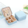 Portable light blue square velvet jewelry box for rings and necklace storage and display - Cross-Grain Zipper Style / 10x10x5cm / Light Blue